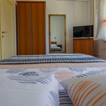 Vila Niko Apartment Makarska Bagian luar foto