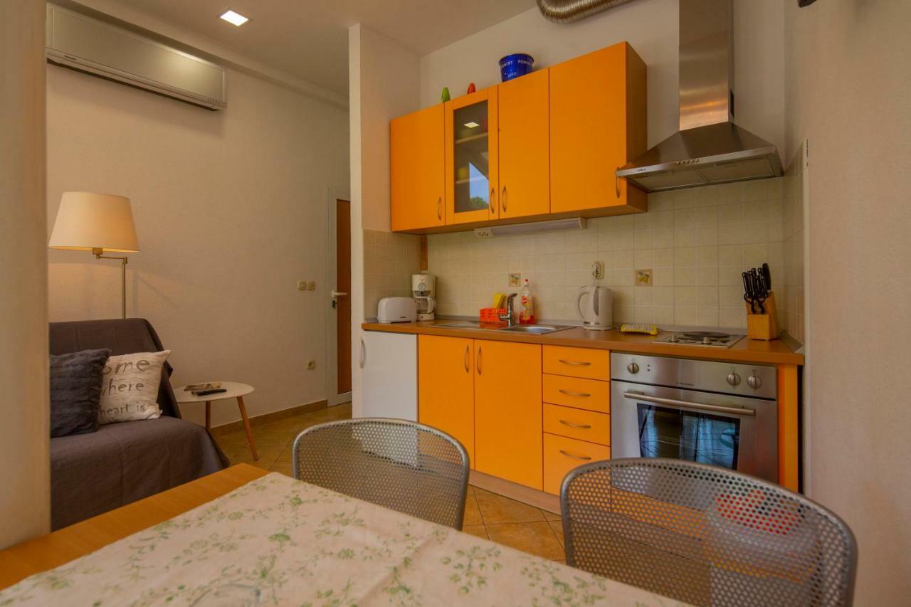 Vila Niko Apartment Makarska Bagian luar foto